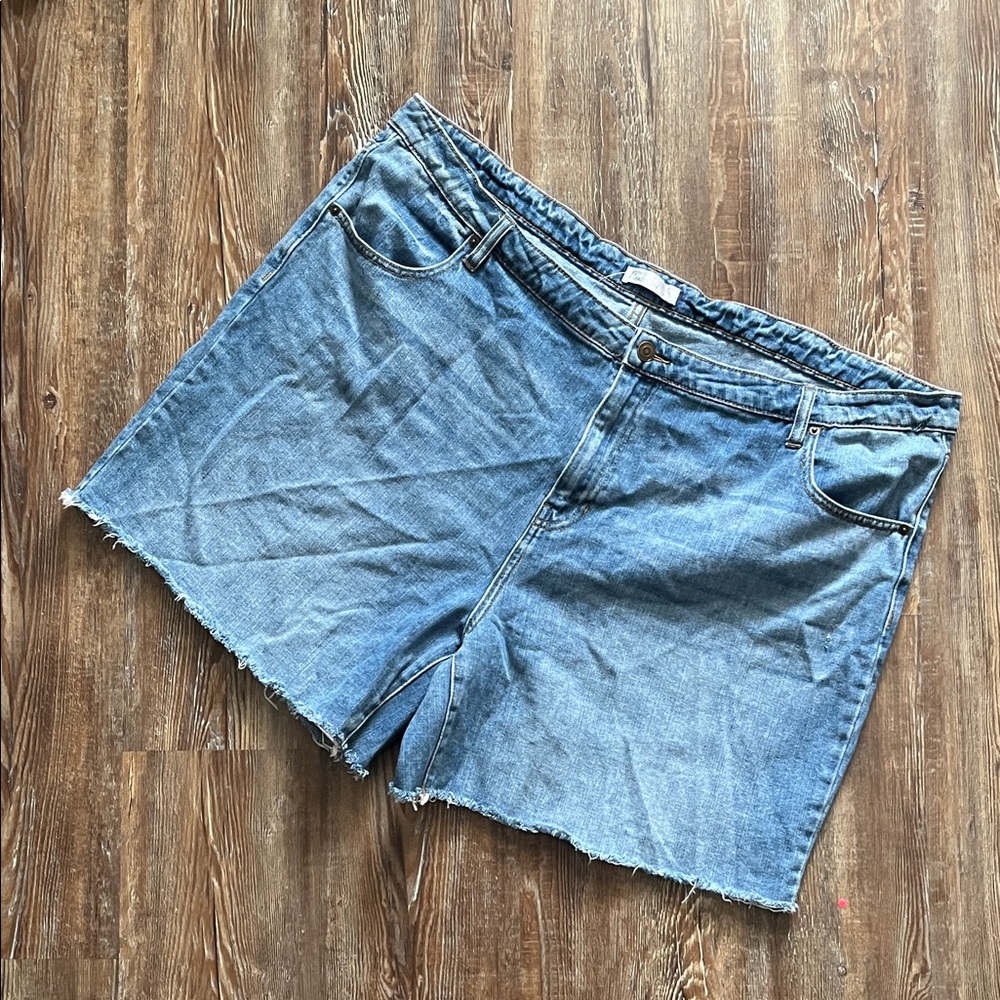 89th & Madison Medium Was Raw Hem Denim Jean 100% Cotton Shorts